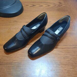 Munro American Sarah Black Women's Leather Pumps, Size 6 1/2 N